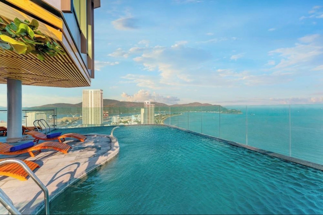 Luxury Hotel